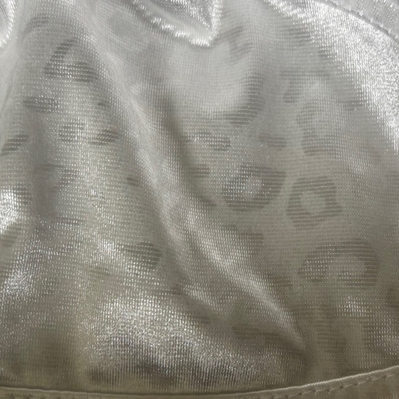 Bundle of 2 Gloria Vanderbilt Light Pink Velvet and White Cheetah Bras Size 40DD - Picture 7 of 8